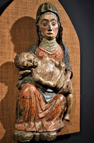 Sculpture en bois polychrome "la Pietà"